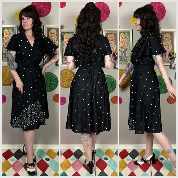 Vintage 1970s Black and Cream Short Sleeve Polka Dot Tulip Midi Dress - Picture 3 of 7